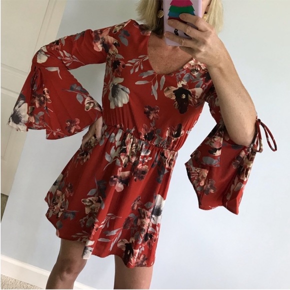Floral Bell Sleeve Mini Dress - Picture 3 of 7
